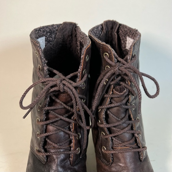 Timberland Boot Company Genuine Leather Ankle Boots - Picture 3 of 12